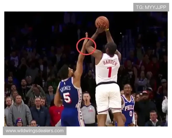 船记:明天裁判报告将揭示哈登明显犯规未被吹的争议真相 船记:明天裁判报告将揭示哈登明显犯规未被吹的争议真相